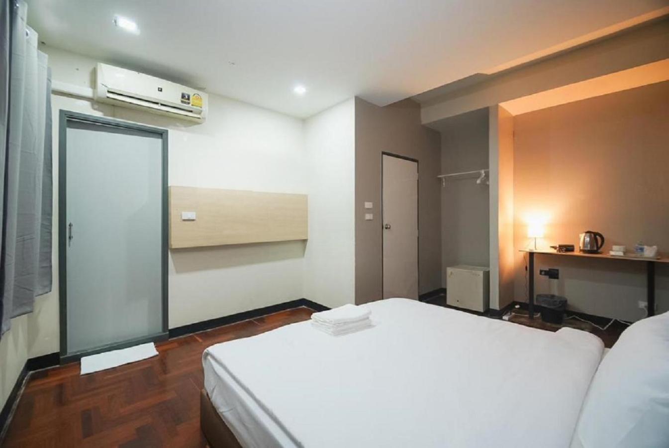 Go Inn Silom - Bts Saint Louis Bangkok Exterior photo